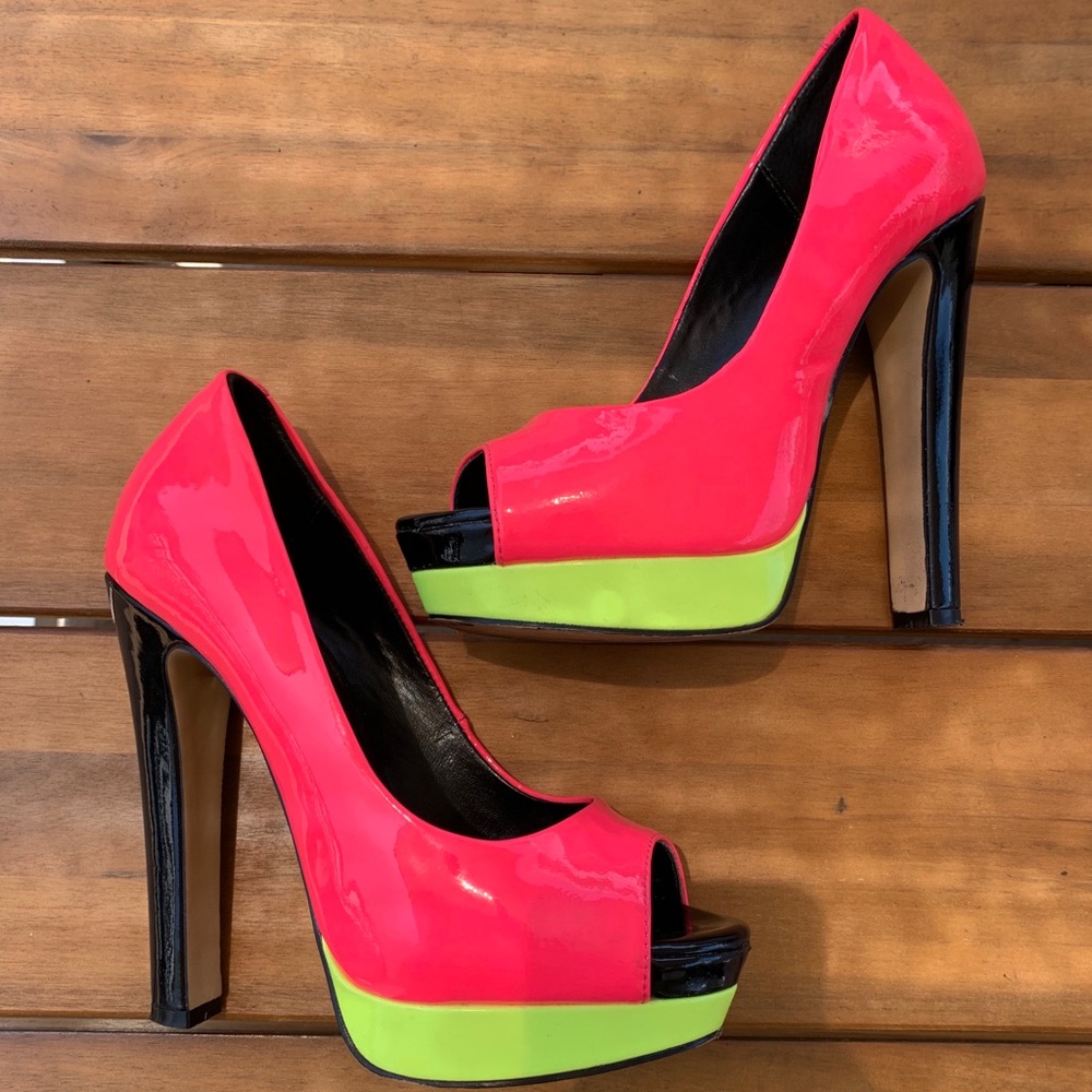 Steven Madden Riottt Pump